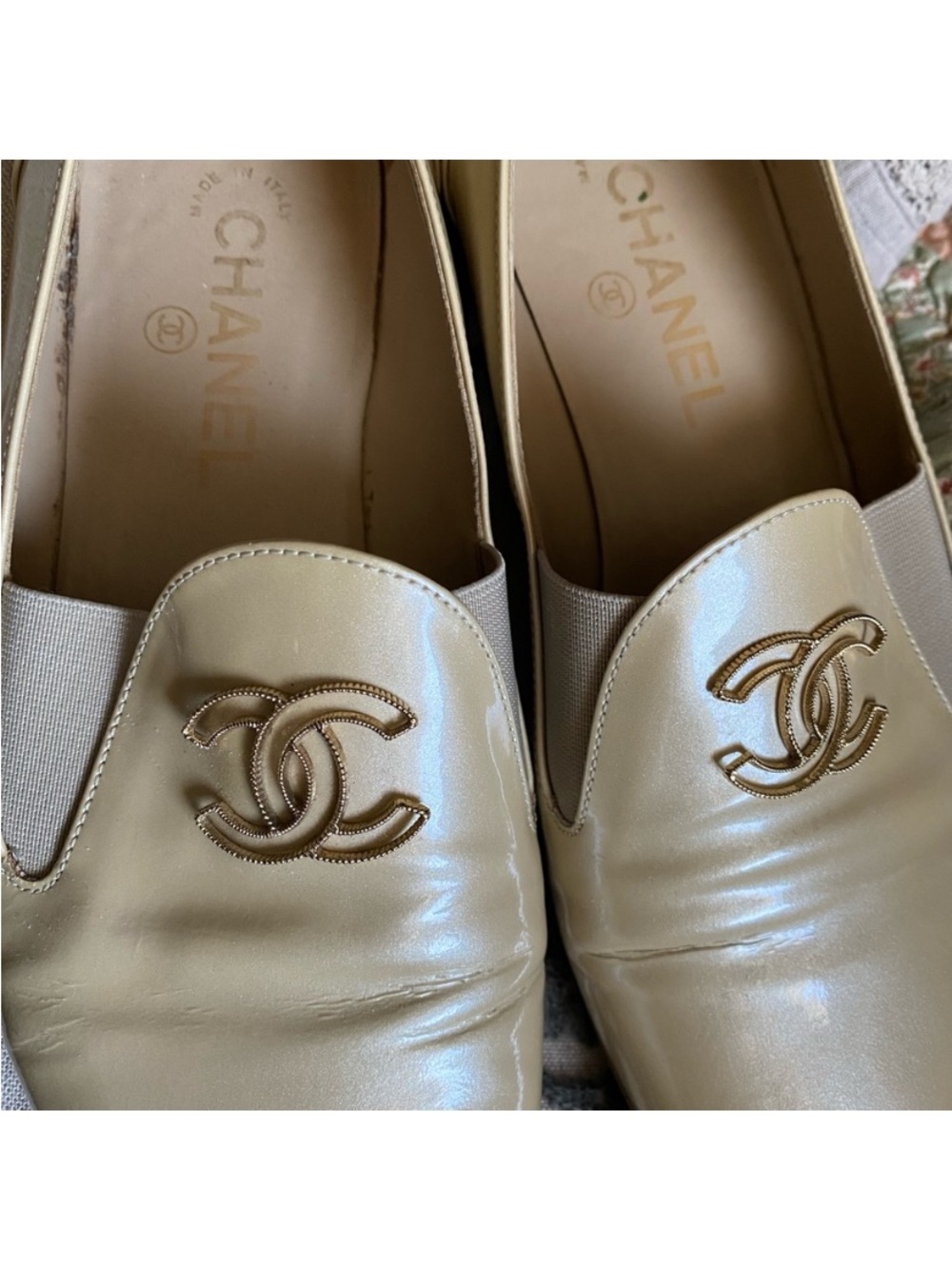 Chanel Women's Cream Leather CC Logo Loafers size 8